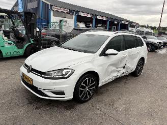 Voiture accidenté Volkswagen Golf 1.6 TDI 85KW DSG Clima Navi Led Xenon 2019/5