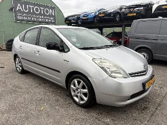 damaged passenger cars Toyota Prius 1.5 VVT-I Hybrid 57KW Autom. Clima Navi Business Edition NAP 2007/4