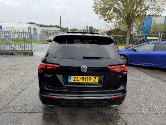 Volkswagen Tiguan 1.5 TSI 110KW DSG R-Line Pano Clima Navi Allspace Led Xenon 7-Pers NAP picture 4