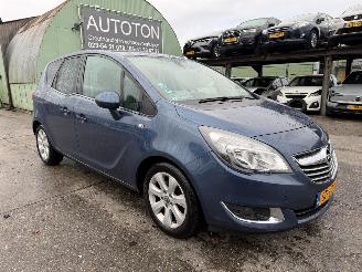 Unfallwagen Opel Meriva 1.4 Turbo 88KW LPG Clima Navi Camera Cosmo 2015/7