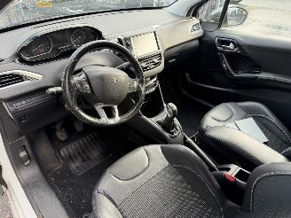 Peugeot 208 1.2 60KW Allure Navi Clima NAP picture 7