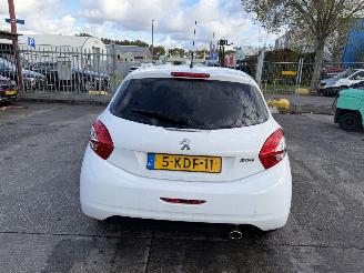 Peugeot 208 1.2 60KW Allure Navi Clima NAP picture 3
