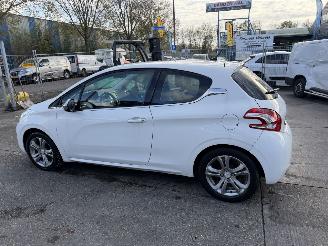 Peugeot 208 1.2 60KW Allure Navi Clima NAP picture 5