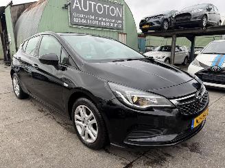 uszkodzony samochody osobowe Opel Astra 1.0 77KW Clima Led 5-Drs Online Edition NAP 2017/2