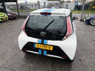 Toyota Aygo 1.0 VVT-I 51KW X-Play Led Airco 5-Drs Camera NAP picture 4