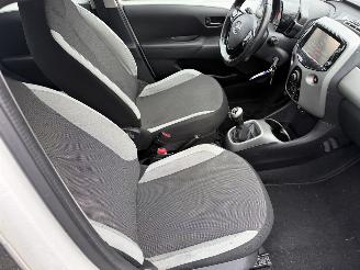 Toyota Aygo 1.0 VVT-I 51KW X-Play Led Airco 5-Drs Camera NAP picture 8