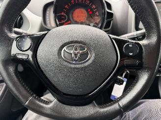 Toyota Aygo 1.0 VVT-I 51KW X-Play Led Airco 5-Drs Camera NAP picture 13