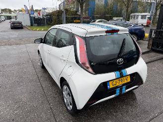 Toyota Aygo 1.0 VVT-I 51KW X-Play Led Airco 5-Drs Camera NAP picture 5