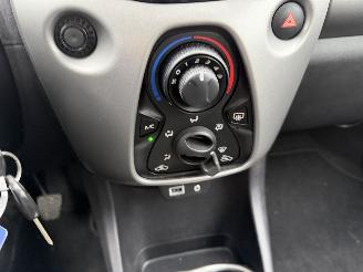 Toyota Aygo 1.0 VVT-I 51KW X-Play Led Airco 5-Drs Camera NAP picture 11