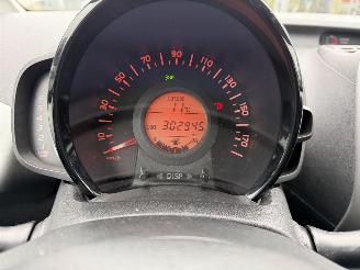 Toyota Aygo 1.0 VVT-I 51KW X-Play Led Airco 5-Drs Camera NAP picture 12