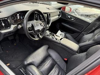 Volvo V-60 2.0 T8 223KW Twin Engine AWD Pano Clima Navi Led Xenon HUD picture 11