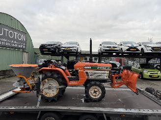 Toyota 1000 KUBOTA B1502-M SNEEUWSCHUIVER 1100 UUR! picture 2