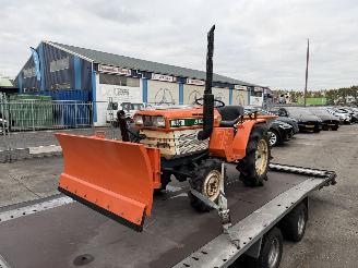 Toyota 1000 KUBOTA B1502-M SNEEUWSCHUIVER 1100 UUR! picture 7