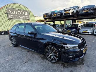 Damaged car BMW 5-serie 540D Touring xDrive 235kW High Executive 2018/3