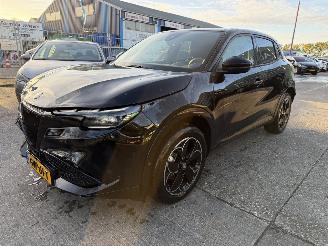 Unfallwagen Alfa Romeo Junior Elettrica 54 kWh 115KW Clima Navi Camera DNA NAP 2024/12