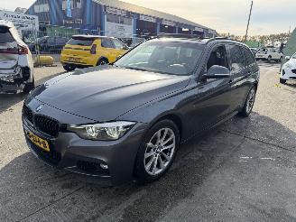 Unfallwagen BMW 3-serie 320i Autom.135KW Pano Clima Navi Led Xenon M Sport Edition NAP 2019/4