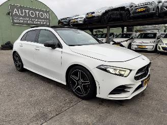 Schadeauto Mercedes A-klasse 160 80KW Pano Clima Navi AMG-Pakket Camera NAP 2020/2