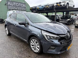 Auto incidentate Renault Clio 1.6 E-Tech Hybrid 140 R.S. Line 69&24kW 2022/2