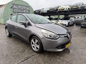 krockskadad bil auto Renault Clio 1.2 88KW Automaat Navi Clima Expression NAP 2015/4