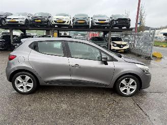 Renault Clio 1.2 88KW Automaat Navi Clima Expression NAP picture 2