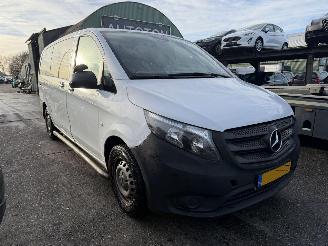 Damaged car Mercedes Vito 116 CDI Autom. 120KW Tourer 9-Pers Clima Lang Pro 9-Pers NAP 2022/10