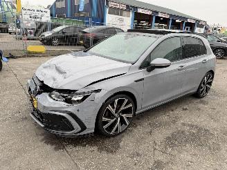 Schadeauto Volkswagen Golf 1.5 TSI 96KW R-Line Pano Clima Navi 2020/9