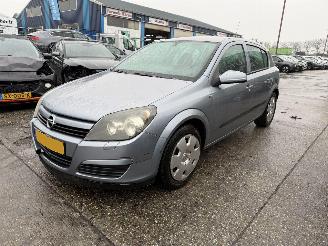 Unfallwagen Opel Astra 1.6 77KW Enjoy Airco 5-Drs NAP 2004/7