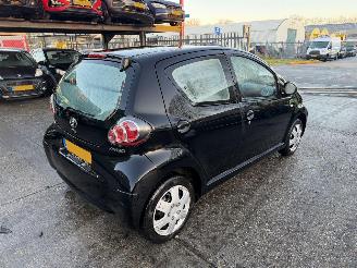 Toyota Aygo 1.0-12V 50KW Airco 5-Drs Now NAP picture 2