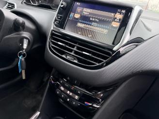 Peugeot 2008 1.2 81KW Pano Clima Navi Led Allure picture 11