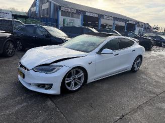 damaged passenger cars Tesla Model S 75 Base 235KW Pano Clima Navi Led Facelift NAP 2017/12