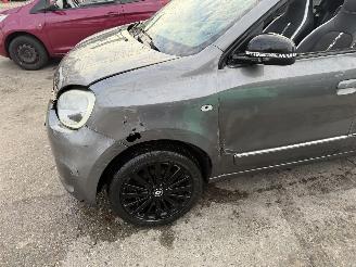 Renault Twingo 22 kWh 60KW R80 E-Tech Serie Limitee Urban Night Cabrio Clima Navi Led picture 21