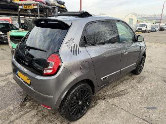 uszkodzony samochody osobowe Renault Twingo 22 kWh 60KW R80 E-Tech Serie Limitee Urban Night Cabrio Clima Navi Led 2023/6