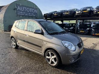 skadebil auto Kia Picanto 1.0 46KW Seven Airco 5-Drs NAP 2010/7