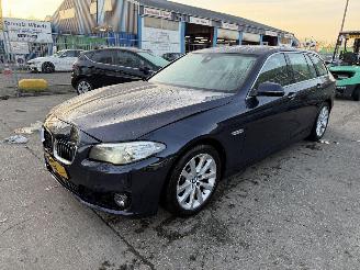 Schadeauto BMW 5-serie 530D 190KW Autom. Clima Navi Leer Luxury Edition Led NAP 2013/10
