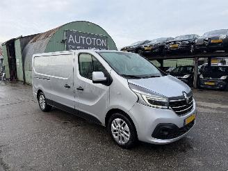krockskadad bil bedrijf Renault Trafic 2.0 DCI 125KW Autom. clima Navi T29 Luxe Led Camera NAP 2021/1