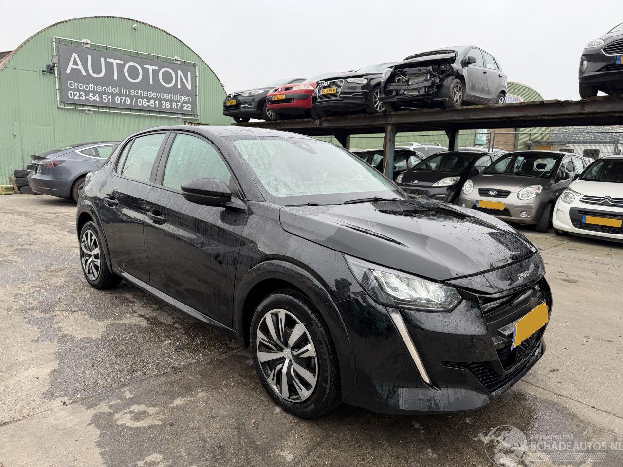 Peugeot e-208 50 kWh 100KW Autom. Clima Navi Led Active Pack NAP