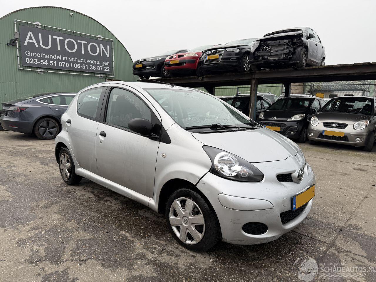 Toyota Aygo 1.0-12V 50KW 5-Deurs Acces NAP