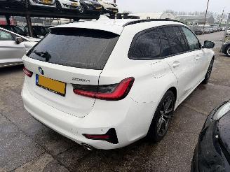 BMW 3-serie 330e 135KW Autom. Clima Navi Leer Led picture 2