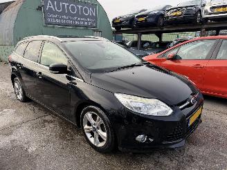 krockskadad bil auto Ford Focus 1.6 TDCI 77KW Clima Navi Led Xenon Titanium 2012/10