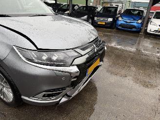 Mitsubishi Outlander 2.4 PHEV 99KW Autom. Clima Navi Led Schuifdak Intense+ NAP picture 21