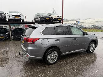 Mitsubishi Outlander 2.4 PHEV 99KW Autom. Clima Navi Led Schuifdak Intense+ NAP picture 2