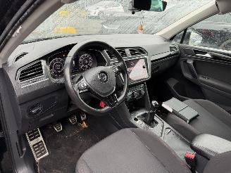 Volkswagen Tiguan 1.4 TSI 92KW Clima Navi Camera Vitrual Dash Business R picture 7