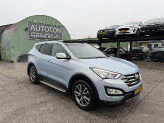 skadebil auto Hyundai Santa Fe 2.4i GDI 141KW Pano Clima Navi Led Xenon Camera Business Edition NAP 2013/9