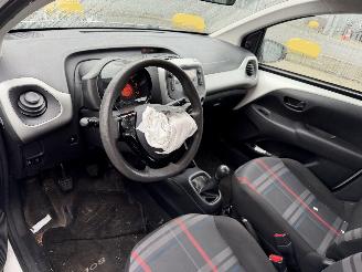 Peugeot 108 1.0 E-VTI 50KW Airco Led 5-Drs Active picture 8