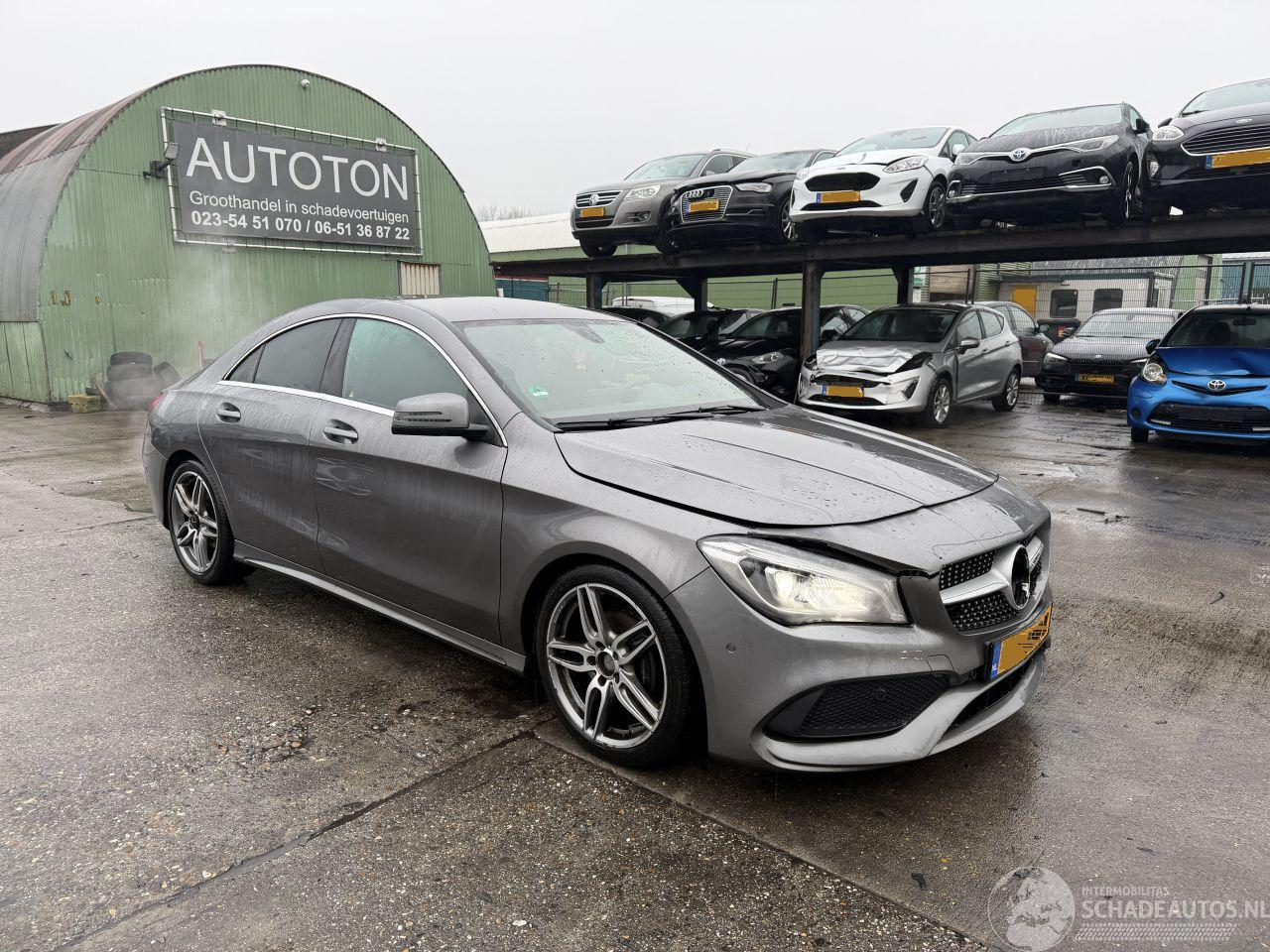 Mercedes Cla-klasse 180 90KW Autom. Clima Navi Led Xenon AMG Upgrade Edition Camera NAP