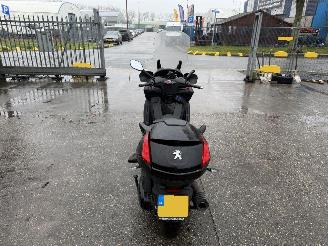 Peugeot Metropolis 400 RS 26KW Automaat picture 2