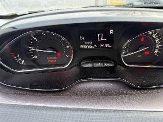 Peugeot 2008 1.2 60KW Automaat Clima Led Active NAP picture 13