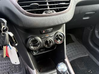 Peugeot 2008 1.2 60KW Automaat Clima Led Active NAP picture 9