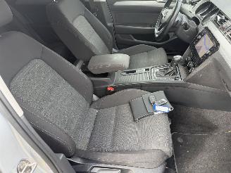 Volkswagen Passat 1.6 TDI 88KW DSG Clima Navi Led Camera Comfort Business picture 6