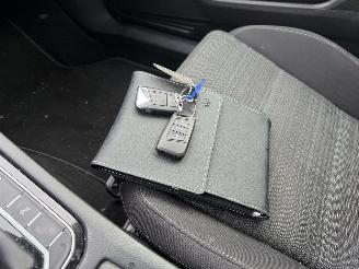 Volkswagen Passat 1.6 TDI 88KW DSG Clima Navi Led Camera Comfort Business picture 12